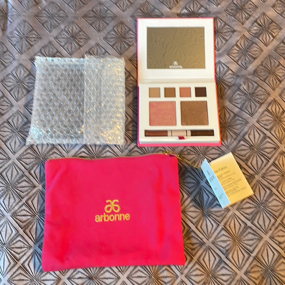 NIB Arbonne Marble Palette - Total Face Palette + Bag